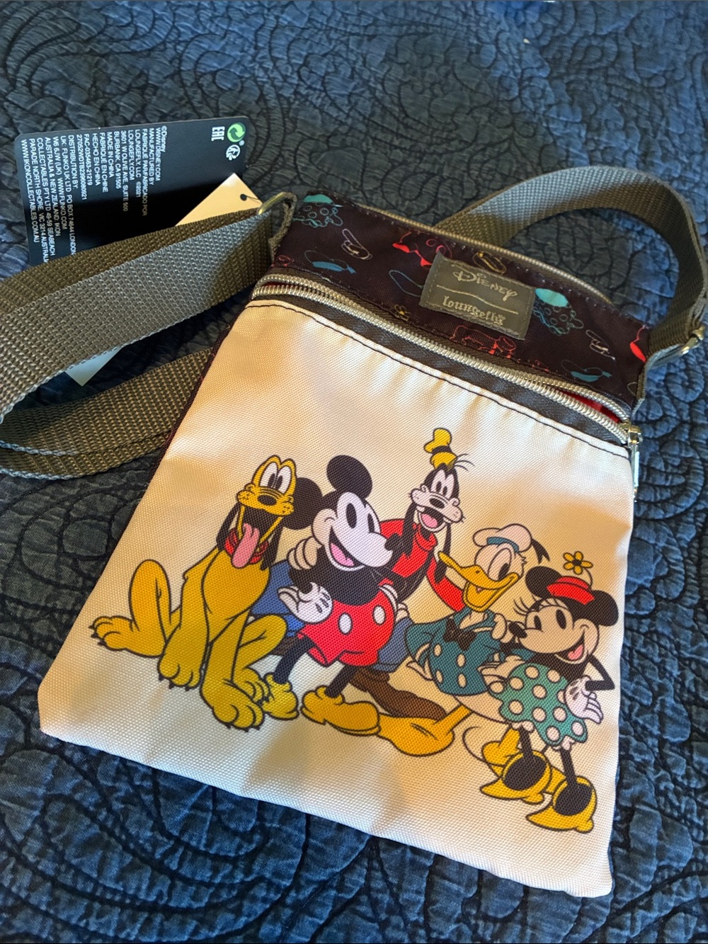 Loungefly Disney Classic Fab 5 Passport Crossbody Bag NWT - Picture 7 of 7